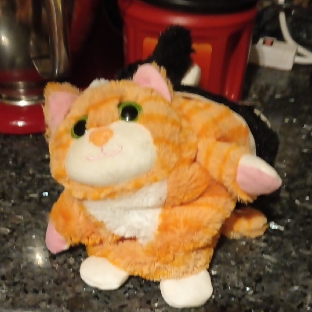 Pop Out Pets 3 Pets In One Stuffed Cat Toy - Picture 2 of 4
